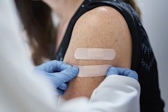 Sorting Out Covid Vaccine Confusion: New and Conflicting Federal Policies Raise Questions - KFF Health News